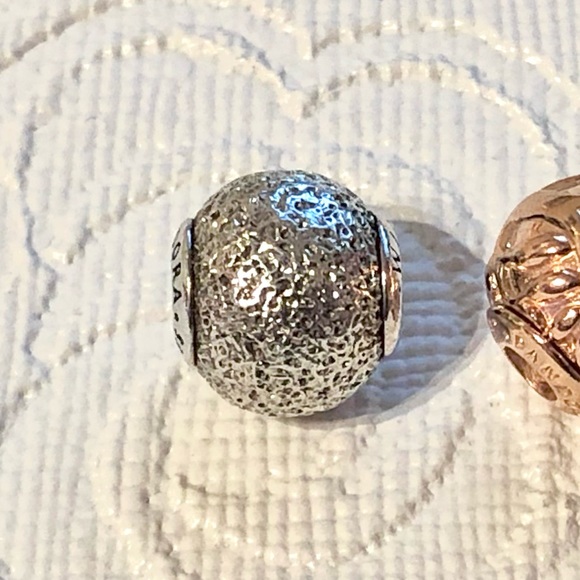 || SOLD || Pandora Essence : Wisdom charm - Picture 1 of 1